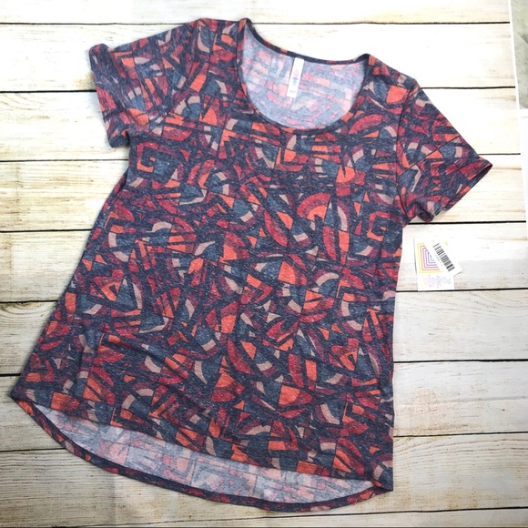 LULAROE Classic Tee in L - Picture 1 of 4